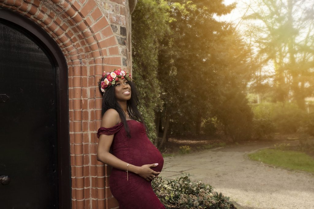 outdoor maternity session in park photographed by Maternity Photographer Manchester