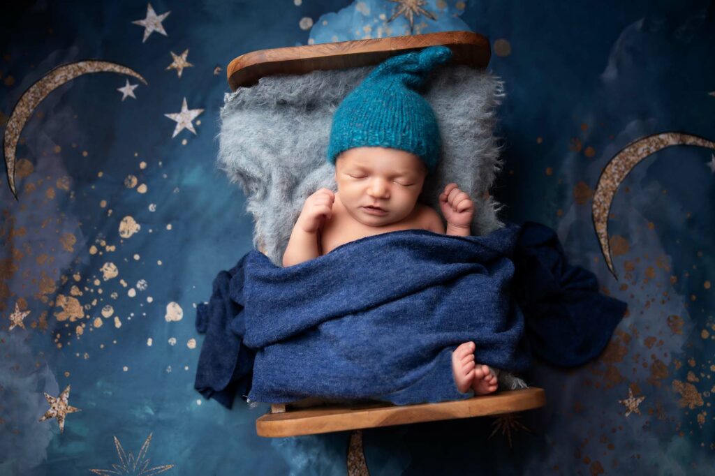 newborn photography manchester blue dreams by Dora Horvath